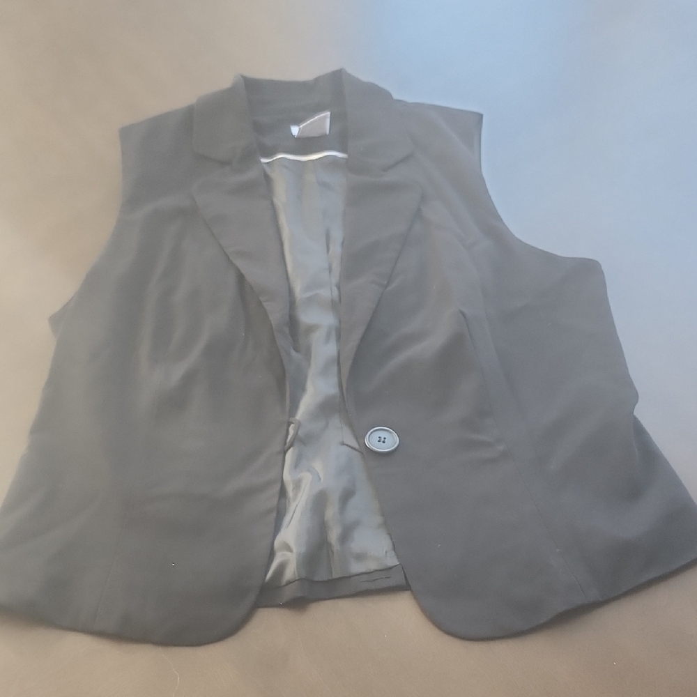 Worthington Black Sleeveless Blazer